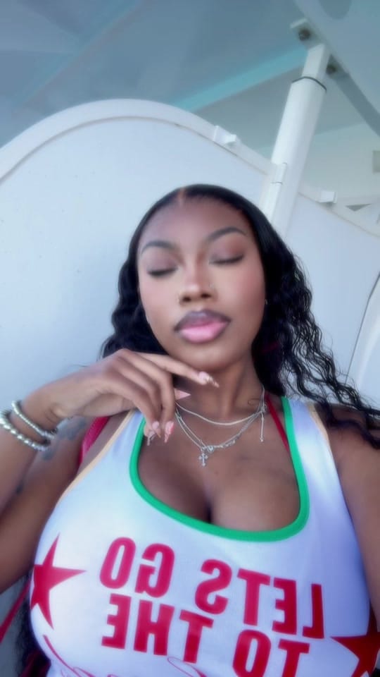Post 7 by Essence👩🏽‍❤️‍💋‍👩🏽 on TikTok (video)