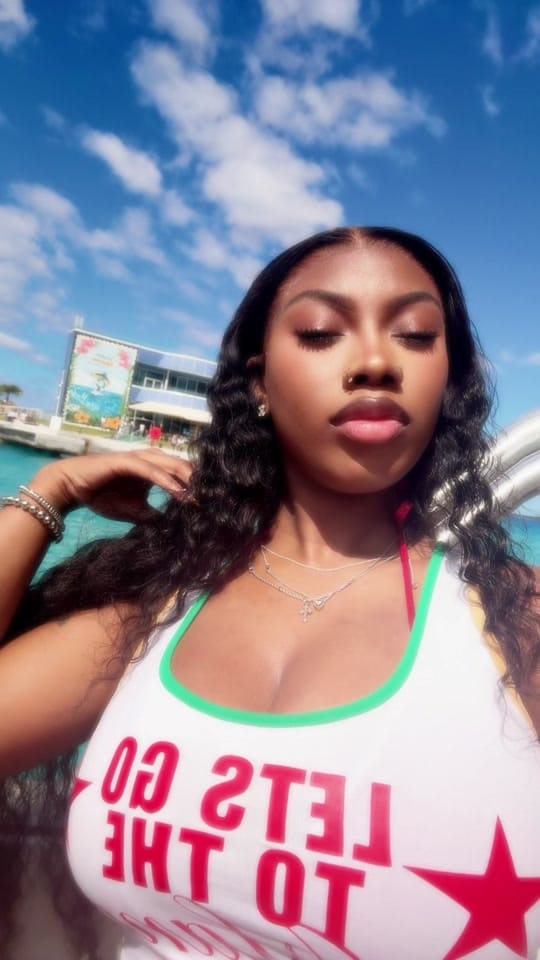 Post 6 by Essence👩🏽‍❤️‍💋‍👩🏽 on TikTok (video)