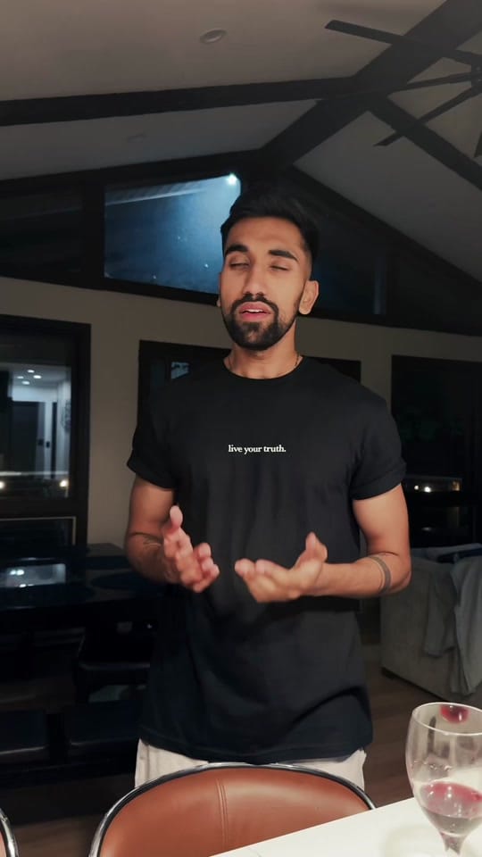Post 2 by 𝐧𝐢𝐤𝐡𝐢𝐥 𝐢𝐲𝐞𝐫 on TikTok (video)