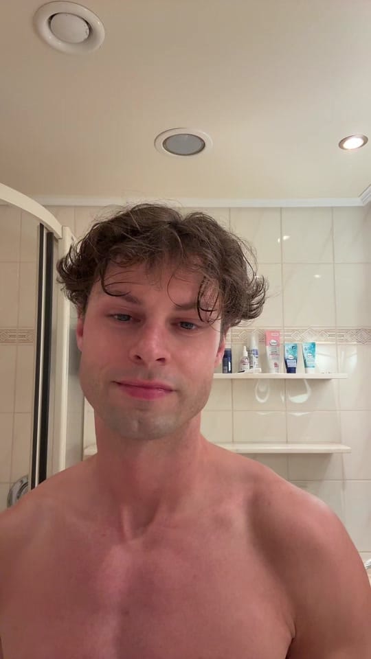 Post 6 by robin_hackeness on TikTok (video)