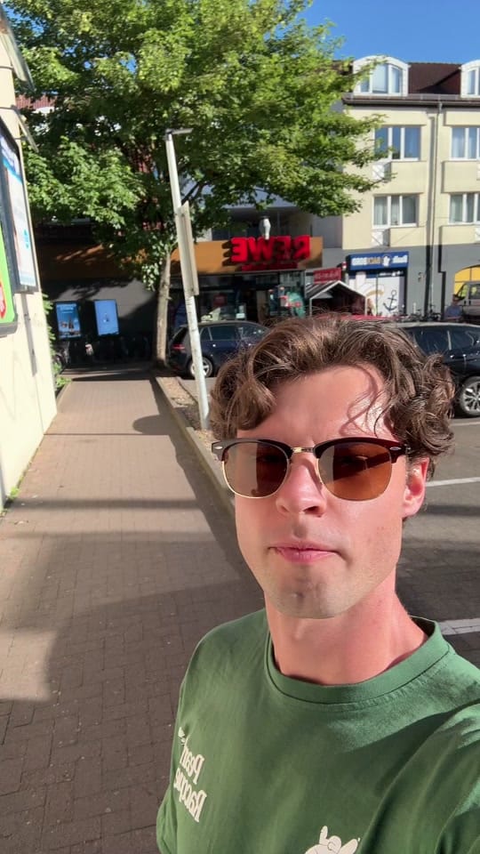 Post 1 by robin_hackeness on TikTok (video)