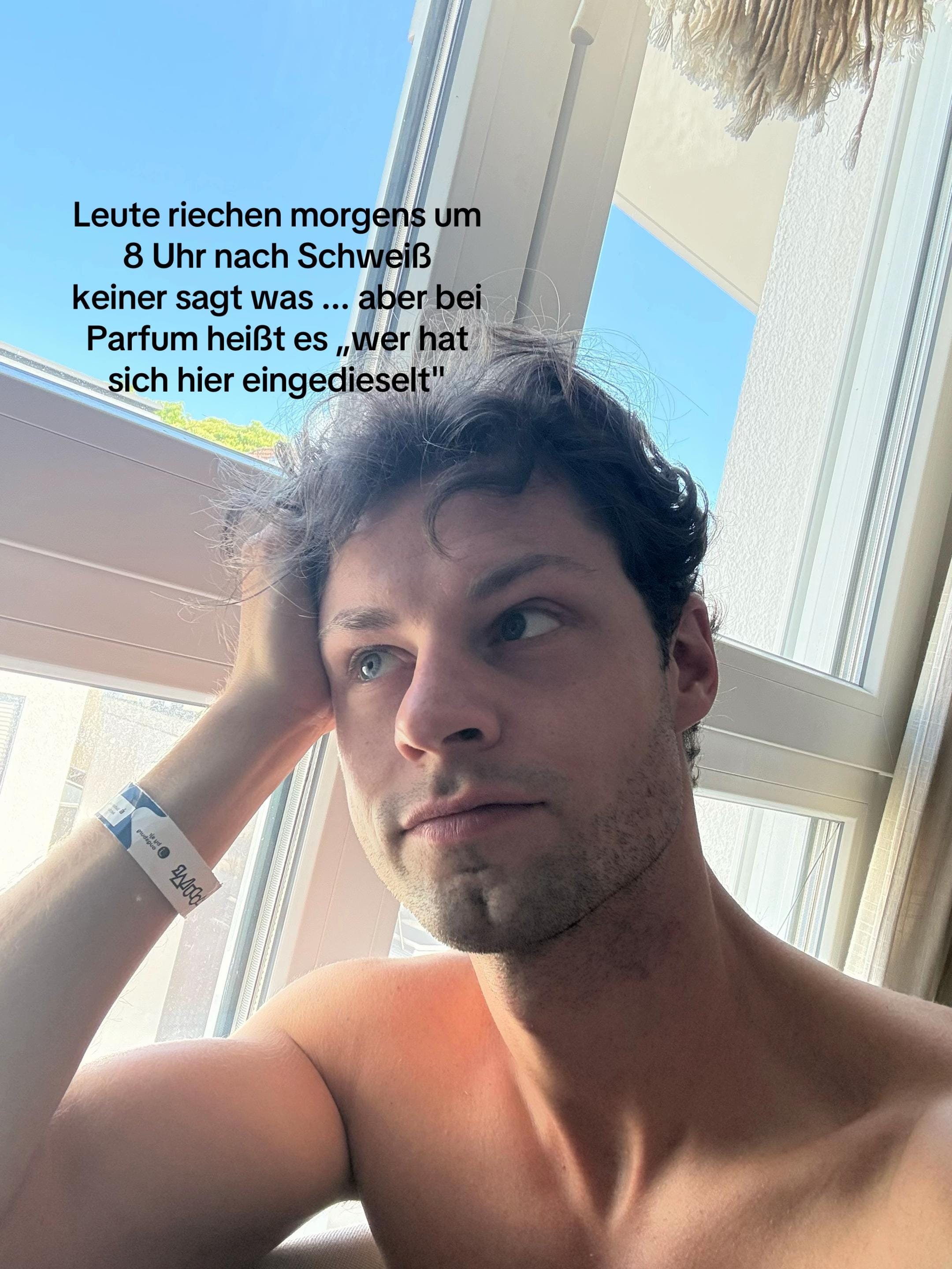 Post 5 by robin_hackeness on TikTok (video)