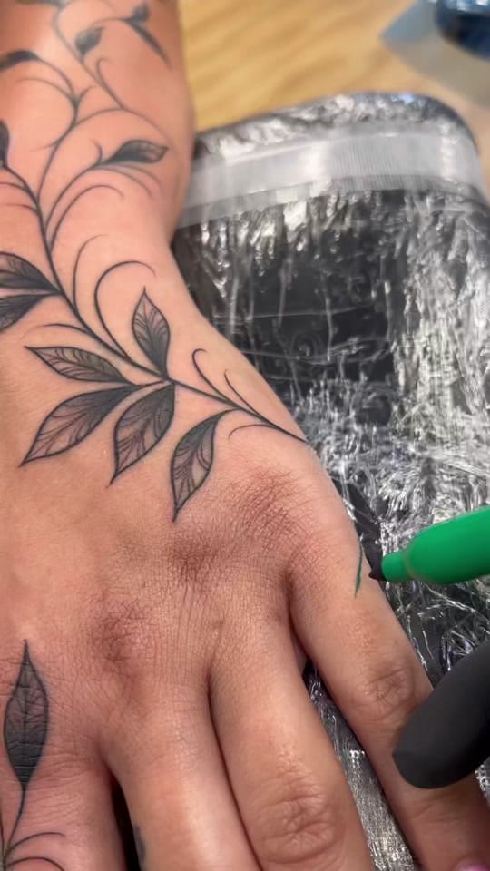 Post 5 by @chris_tattoo87 on TikTok (video)