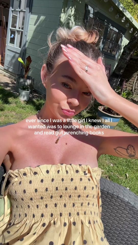 Post 1 by georgia esme 💋🧚🏻🌛📚 on TikTok (video)