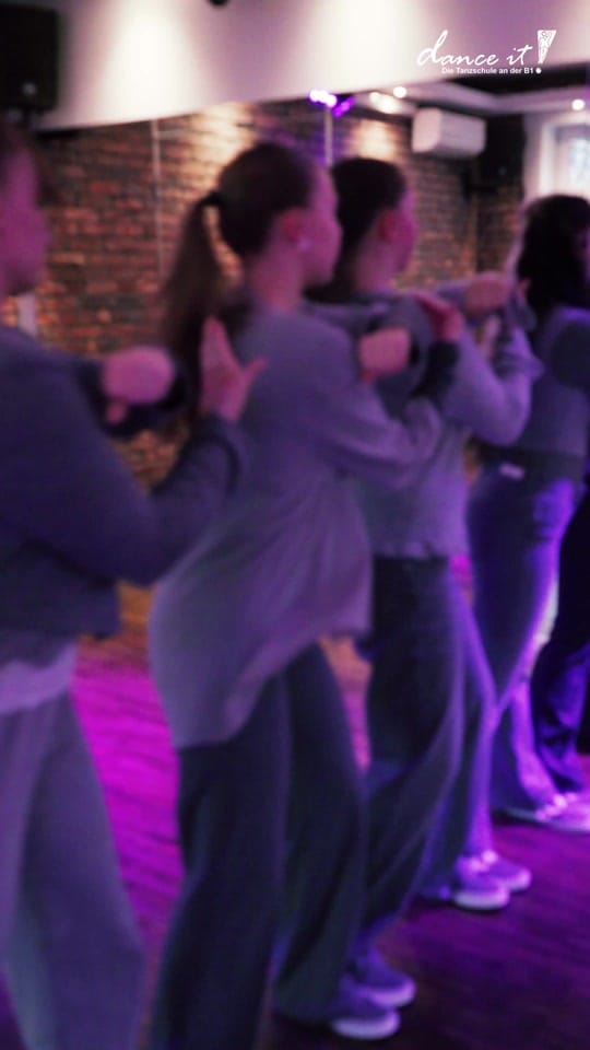 Post 5 by Tanzschule dance it! on TikTok (video)