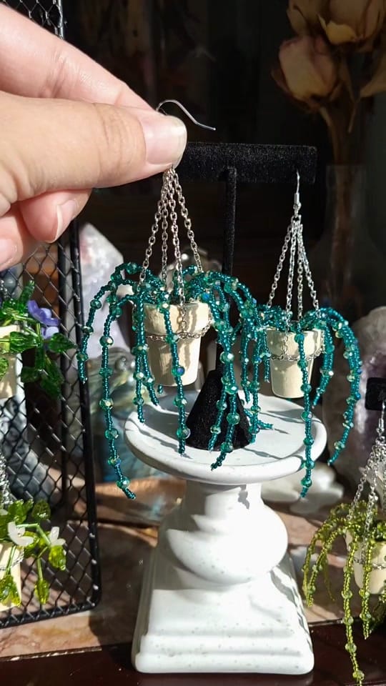 Post 3 by thecrystalgemunicorn on TikTok (video)