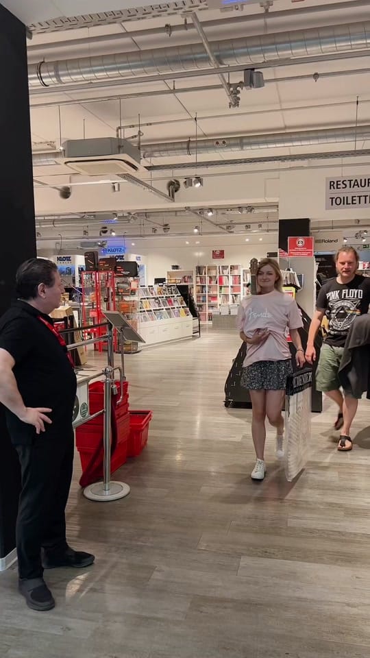 Post 10 by MUSIC STORE professional on TikTok (video)