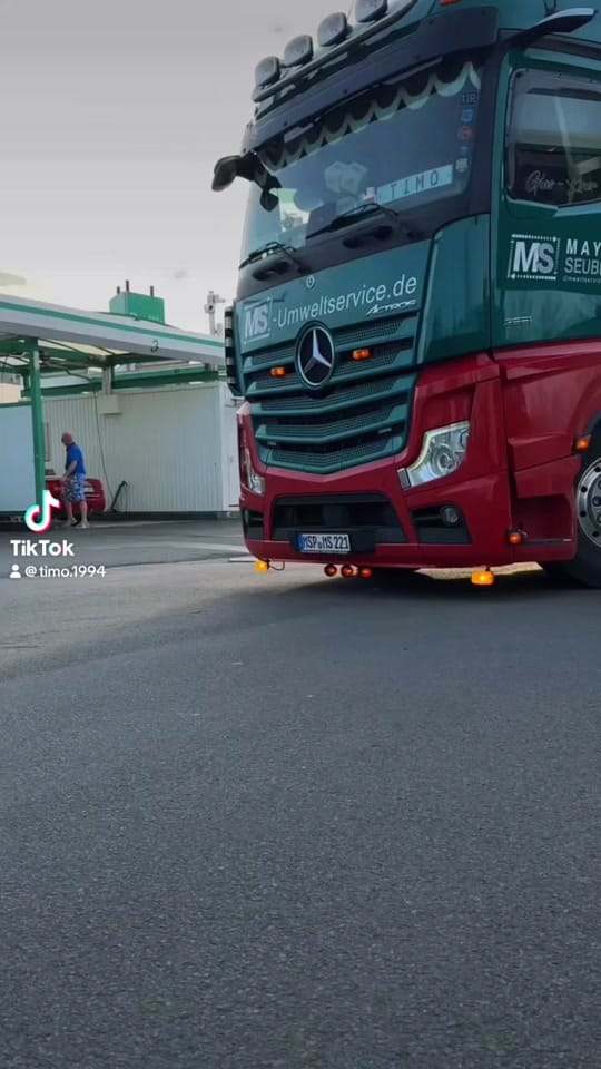 Post 1 by Timo Metzner on TikTok (video)