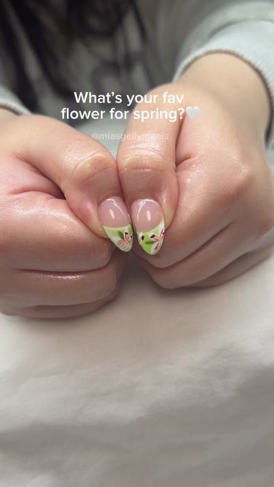 Post 3 by Mia on TikTok (video)