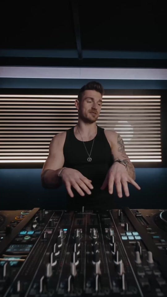 Post 5 by DJ ISEK on TikTok (video)