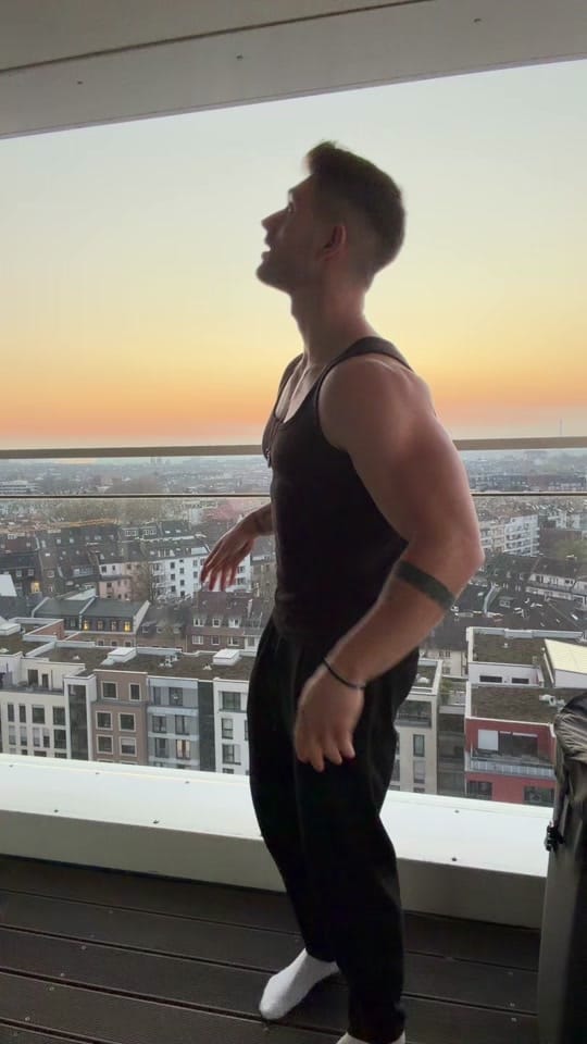Post 10 by DJ ISEK on TikTok (video)
