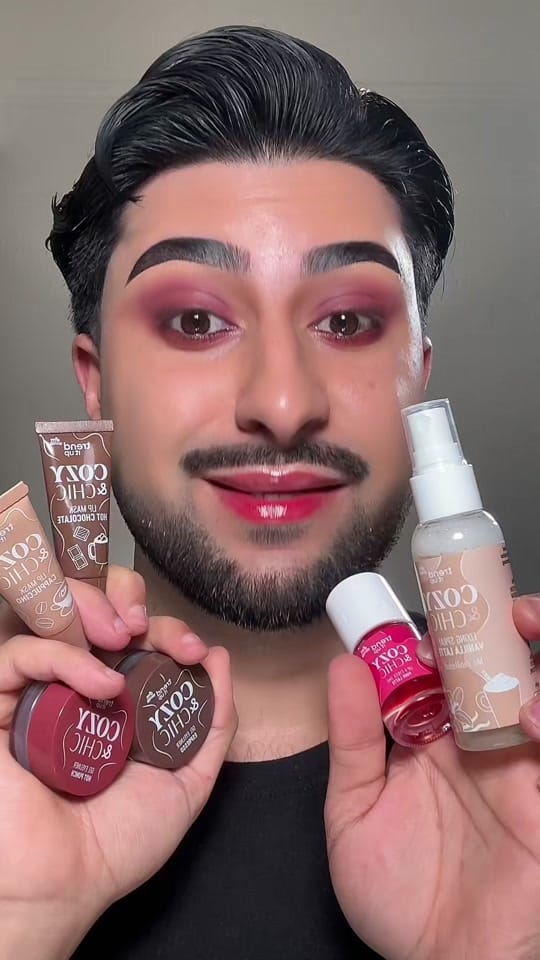 Post 10 by Arwin | Makeup Artist on TikTok (video)