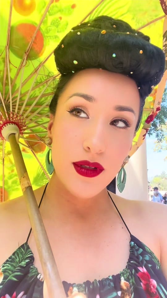 Post 4 by Jenny Dame on TikTok (video)