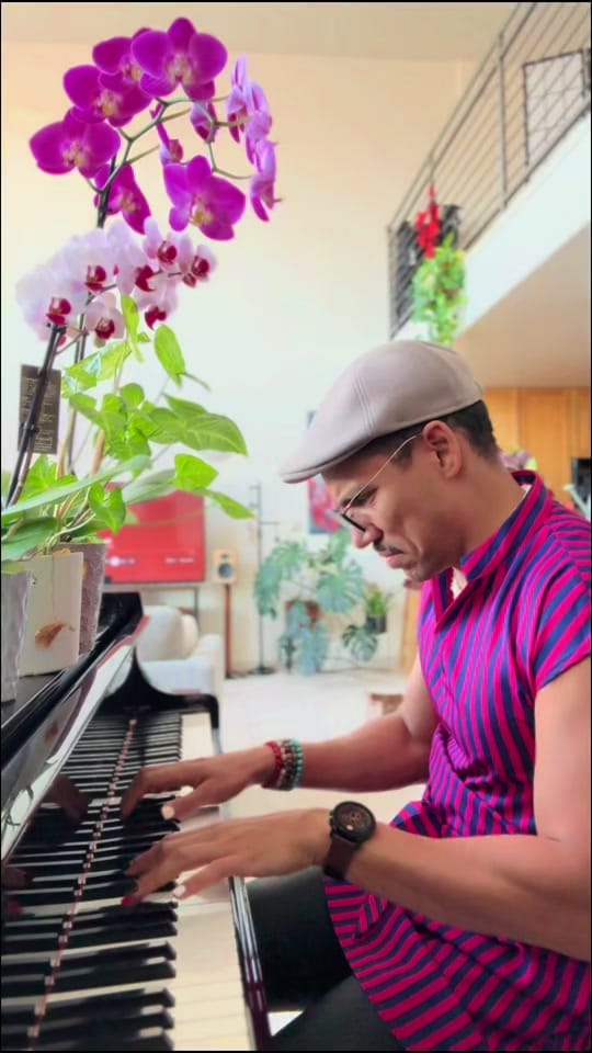 Post 5 by Óskar Ly on TikTok (video)