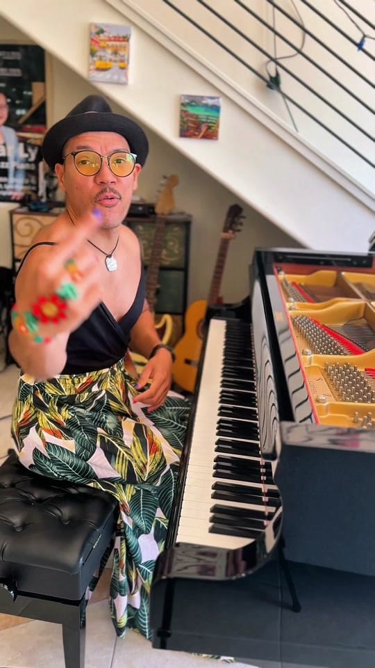 Post 4 by Óskar Ly on TikTok (video)