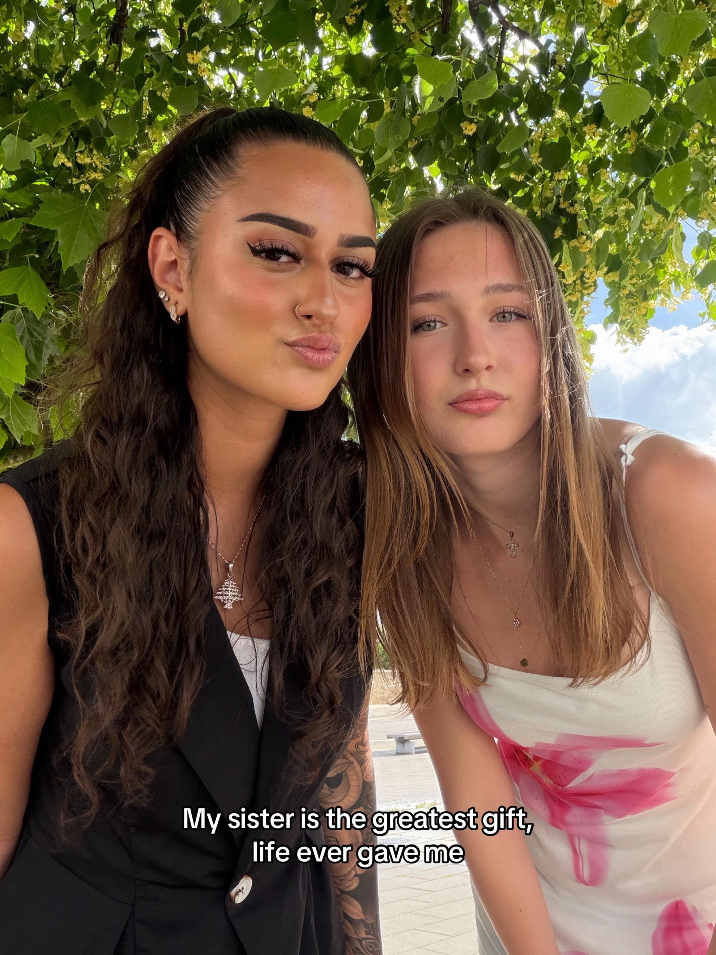 Post 2 by Jasmin on TikTok (video)