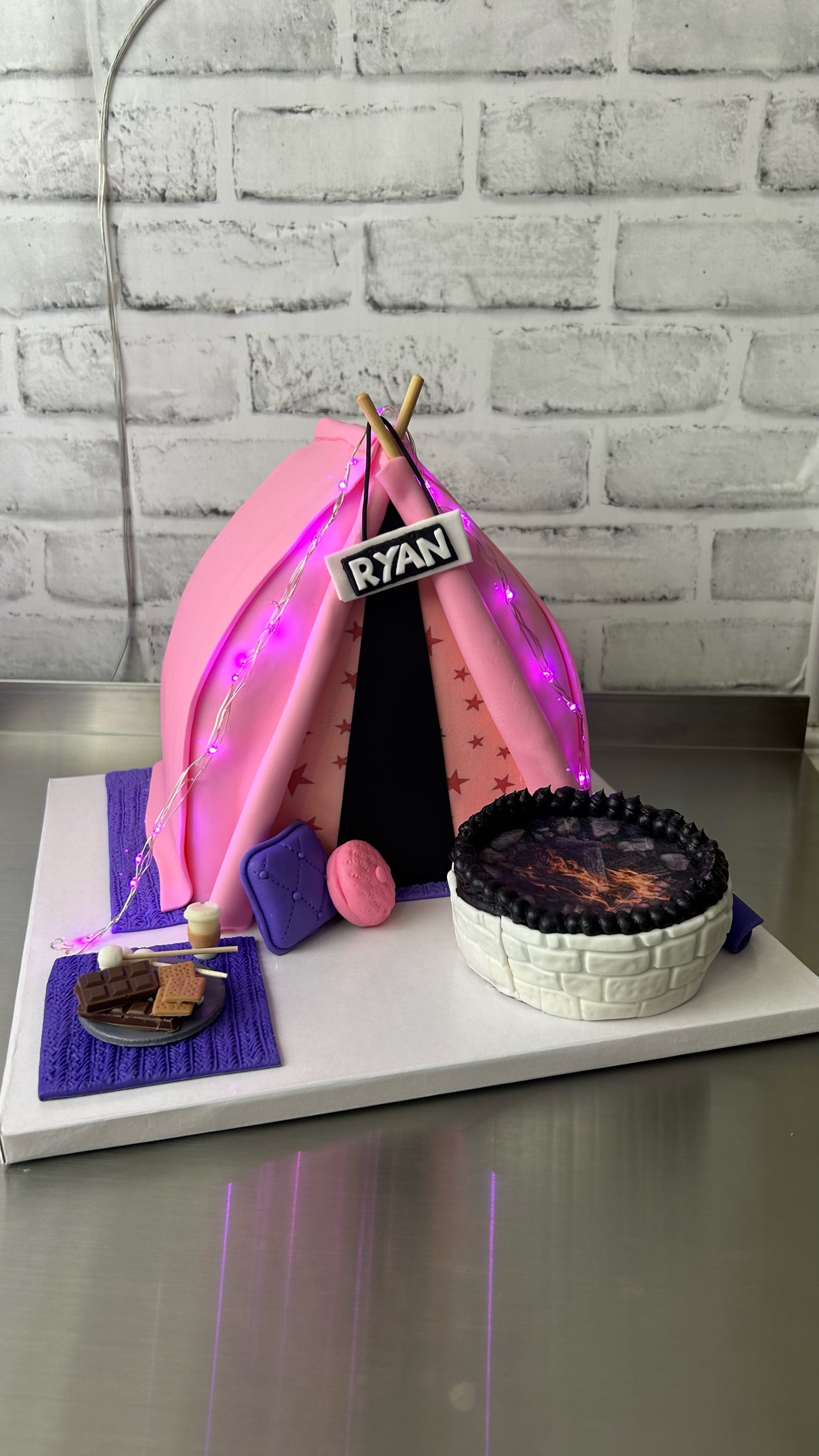 Post 5 by KimKakes on TikTok (video)