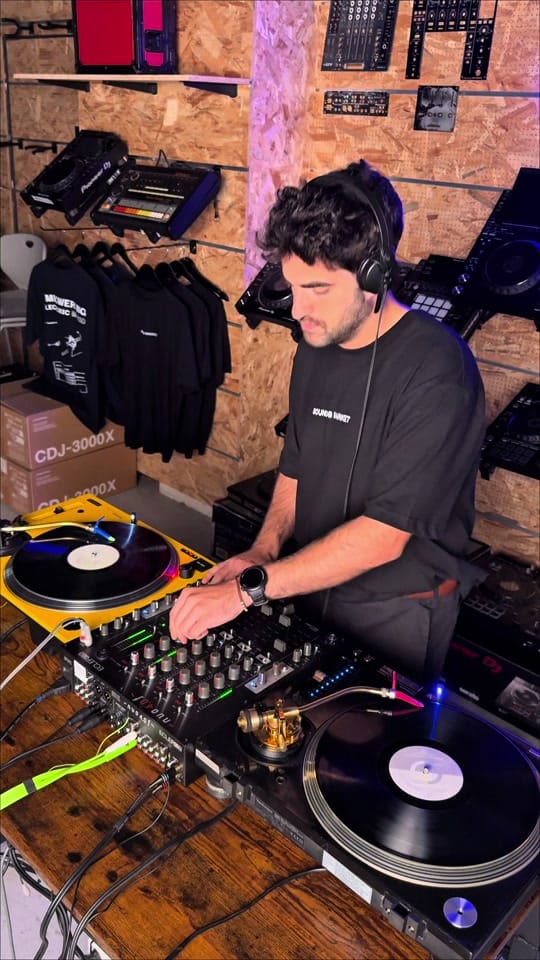 Post 2 by Sounds Market on TikTok (video)