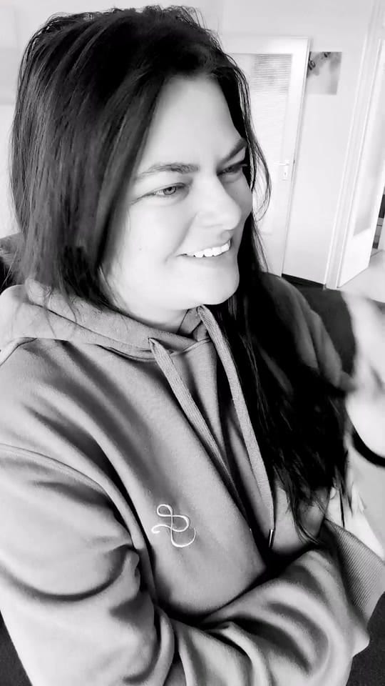 Post 4 by Jenny Klingeling on TikTok (video)