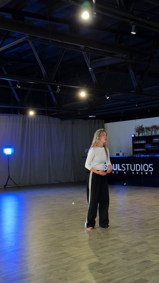 Post 5 by Léonie Nele on TikTok (video)