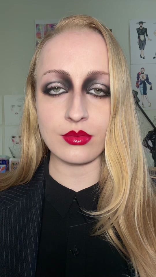 Post 6 by number1nytbestseller on TikTok (video)