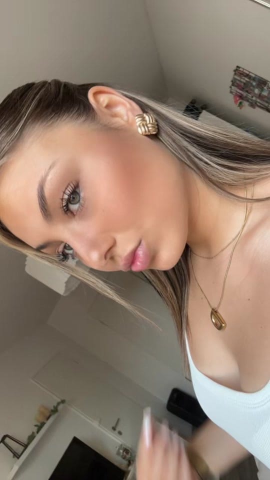 Post 4 by 𝒟𝑒𝓃𝒾𝓈𝑒 on TikTok (video)