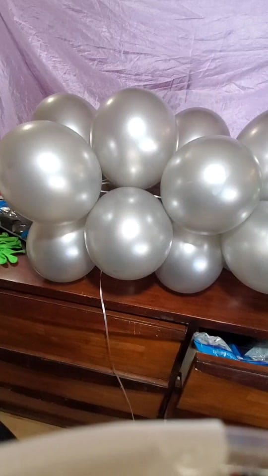 Post 3 by ashanamakesballoons on TikTok (video)