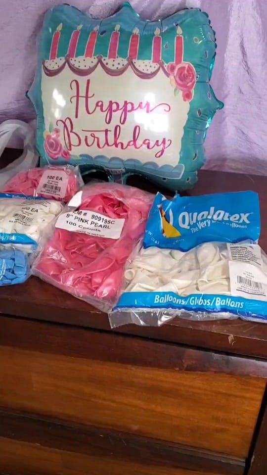Post 7 by ashanamakesballoons on TikTok (video)