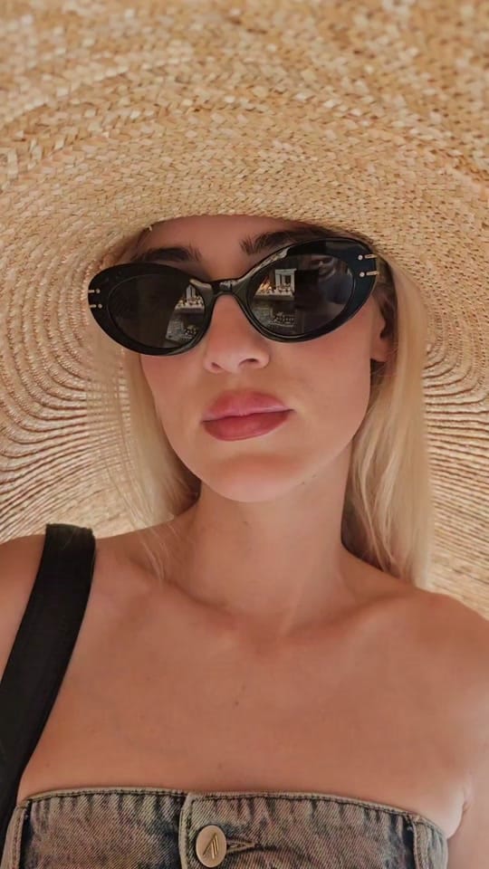 Post 8 by Stella Bossi on TikTok (video)