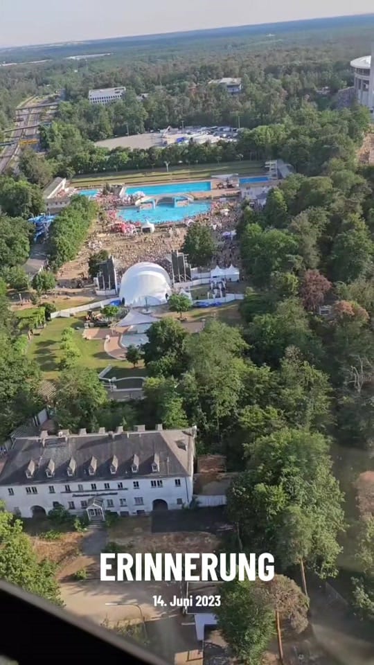 Post 1 by Stella Bossi on TikTok (video)