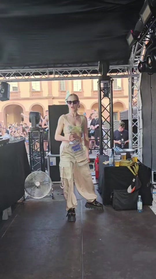 Post 9 by Stella Bossi on TikTok (video)