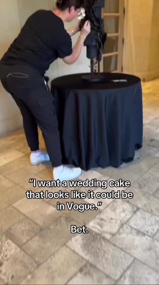 Post 9 by A. Cakes Bakery on TikTok (video)