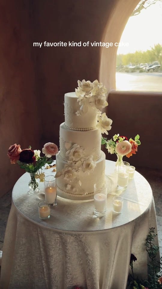 Post 3 by A. Cakes Bakery on TikTok (video)