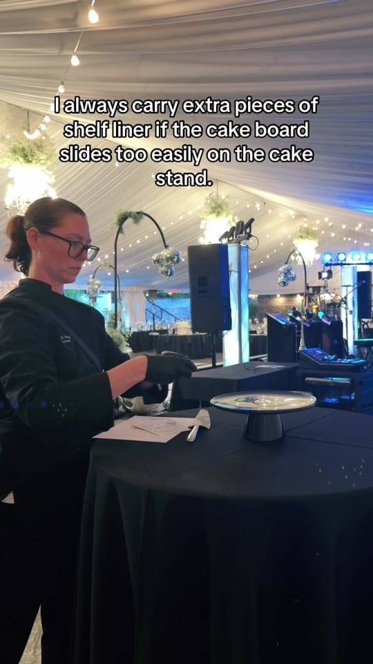 Post 8 by A. Cakes Bakery on TikTok (video)