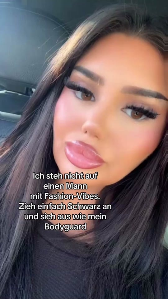 Post 3 by 𝐬𝐞𝐥𝐢𝐧𝐚𝐝𝐢𝐚𝐧𝐚 on TikTok (video)