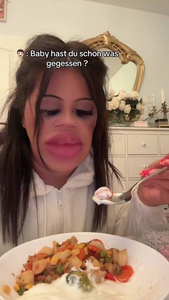 Post 10 by 𝐬𝐞𝐥𝐢𝐧𝐚𝐝𝐢𝐚𝐧𝐚 on TikTok (video)