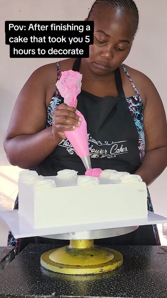 Post 10 by Flour Shower Cakes on TikTok (video)