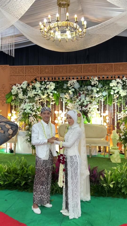 Post 4 by Khabibah Modist on TikTok (video)