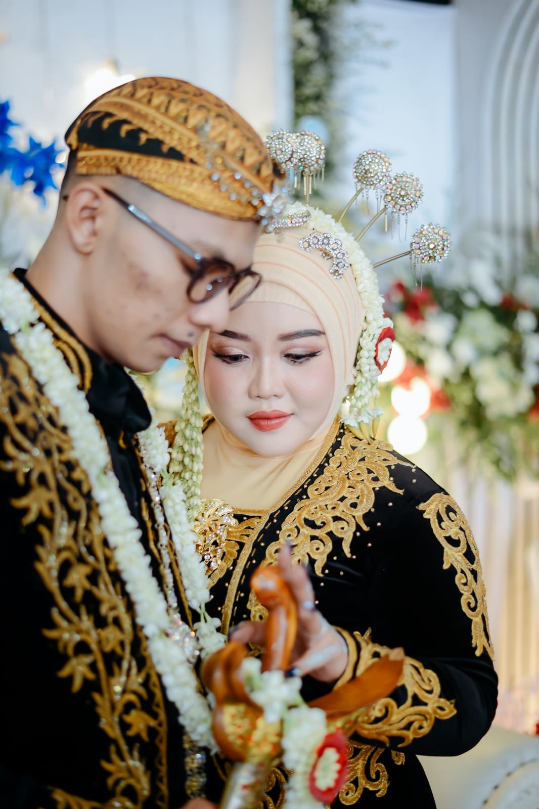 Post 8 by Khabibah Modist on TikTok (video)