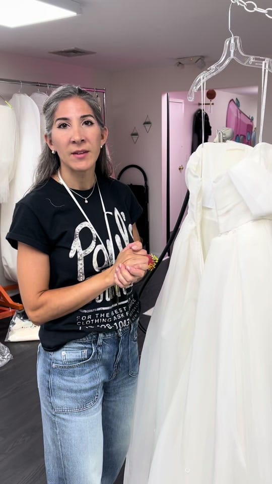 Post 8 by deMelis Atelier on TikTok (video)