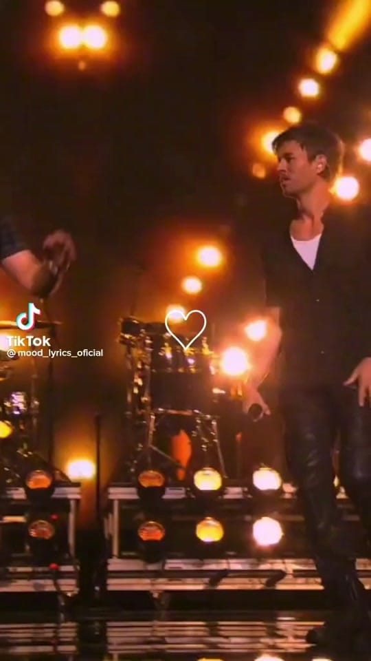 Post 2 by Claudia Sârbu on TikTok (video)