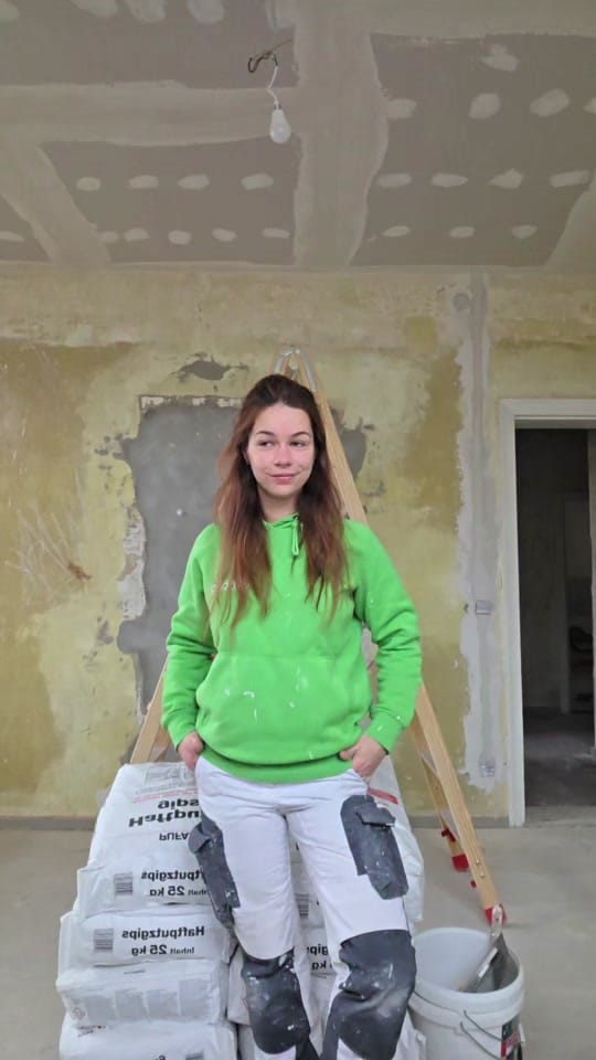 Post 5 by Minimiry on TikTok (video)
