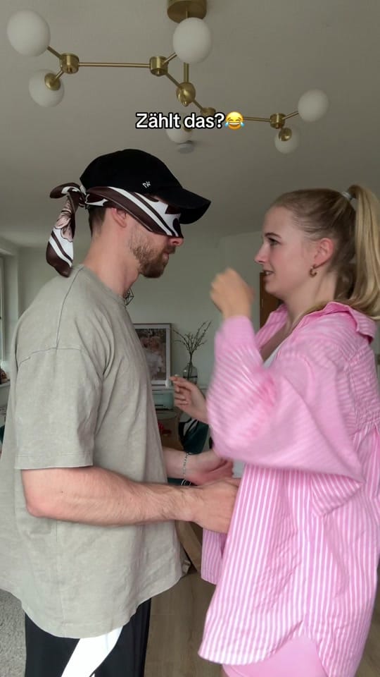 Post 1 by Niklas und Swanni on TikTok (video)