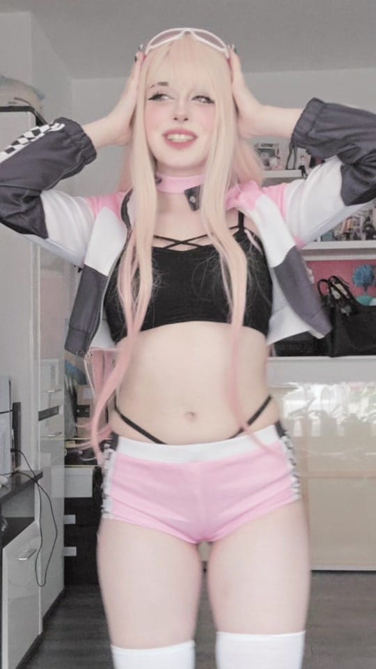 Post 5 by 🩷snow🩷 on TikTok (video)