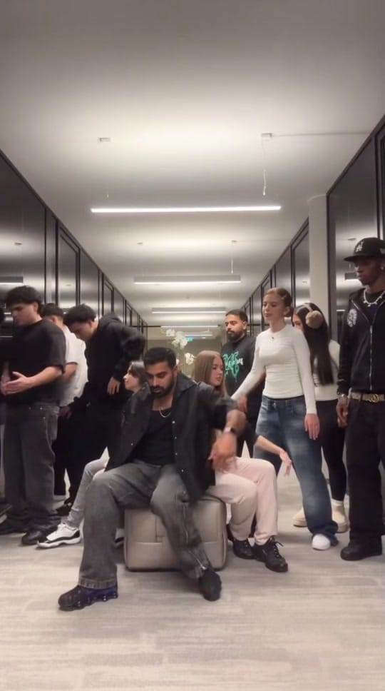 Post 10 by 𝐋𝐔𝐍𝐀𝐓𝐈𝐗 on TikTok (video)
