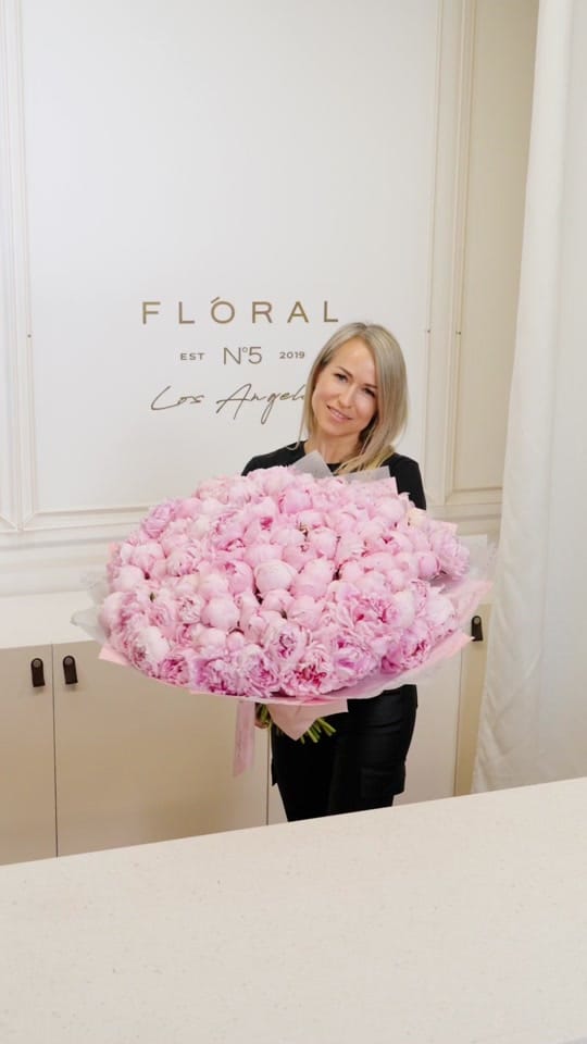 Post 1 by Floral No 5 on TikTok (video)