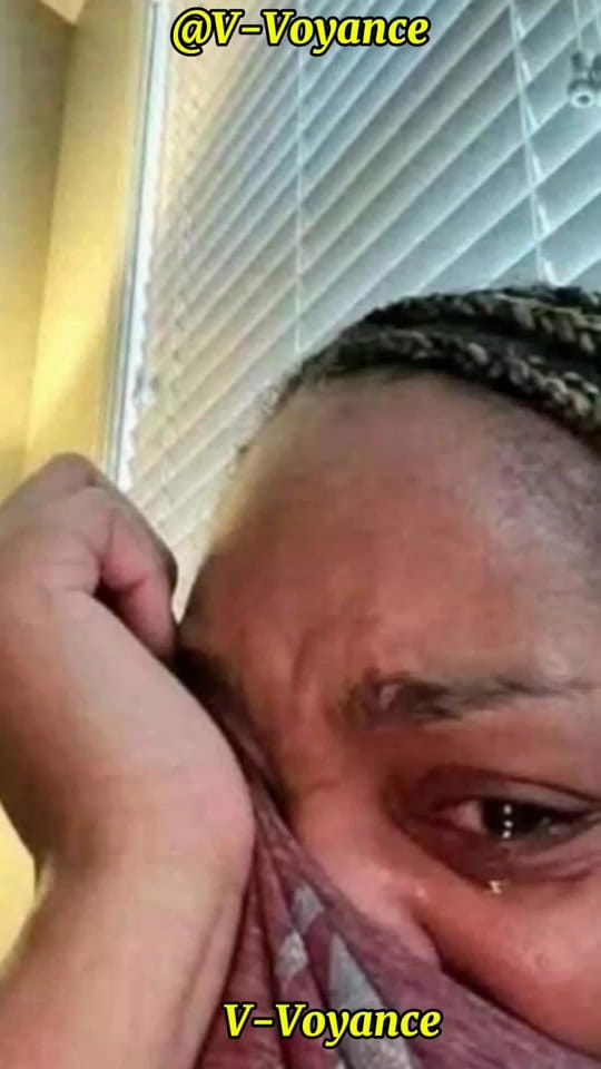 Post 1 by V-Voyance on TikTok (video)