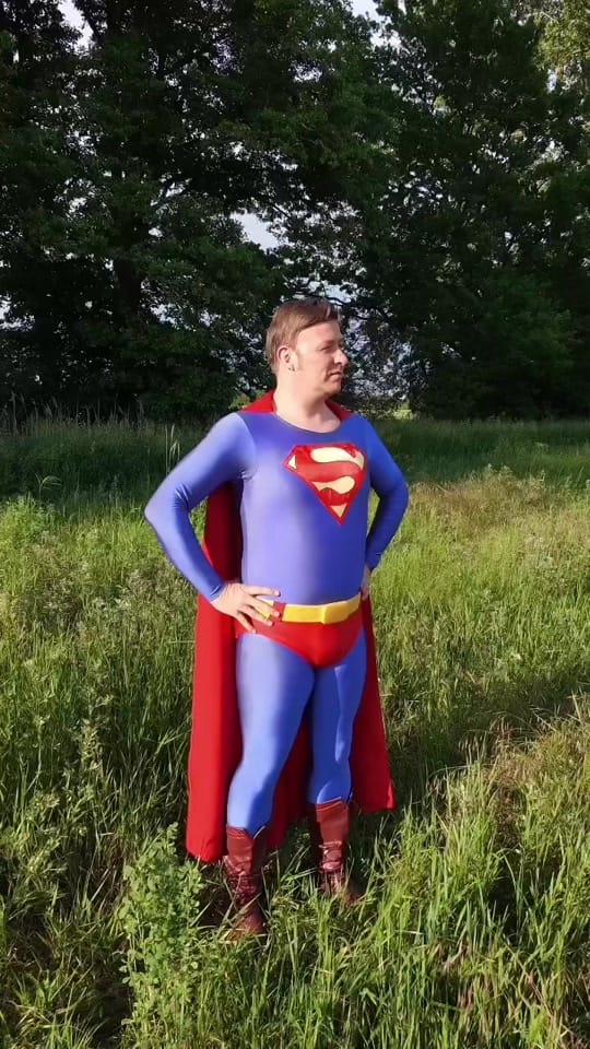 Post 1 by Superfavo on TikTok (video)