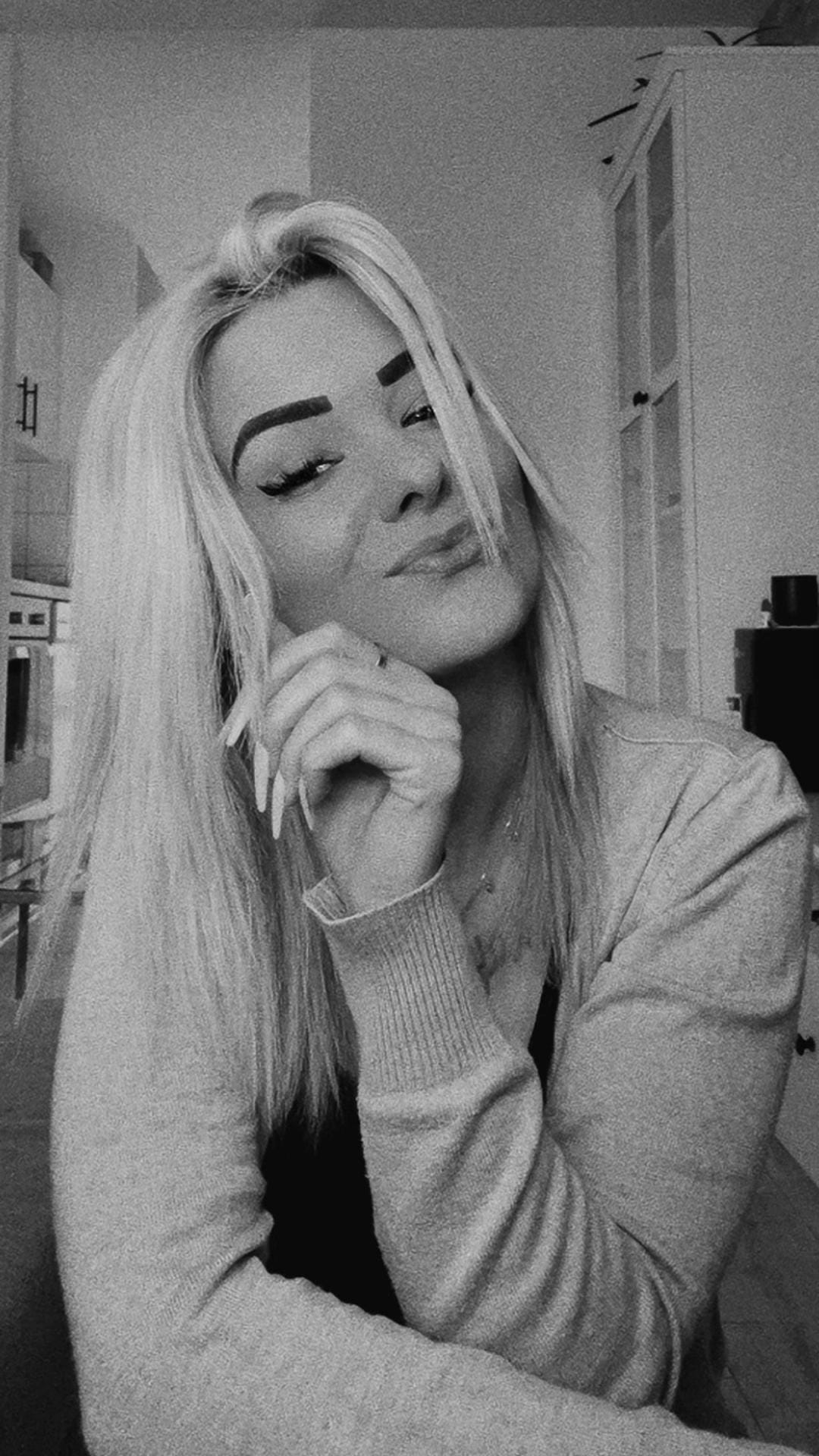 Post 8 by Laura Pfeiffer on TikTok (video)