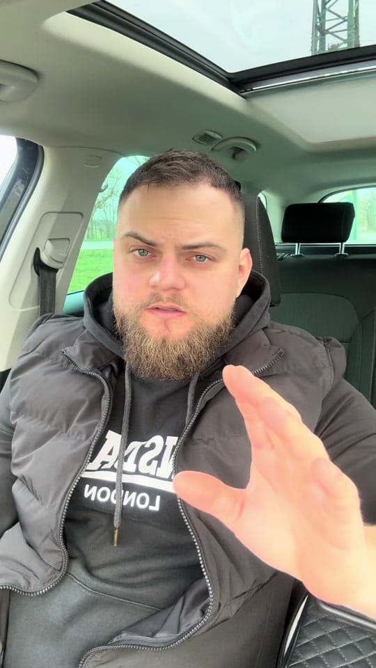 Post 2 by Ipse on TikTok (video)